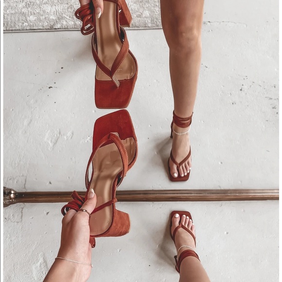 Amazing lace sandals - Picture 2 of 2